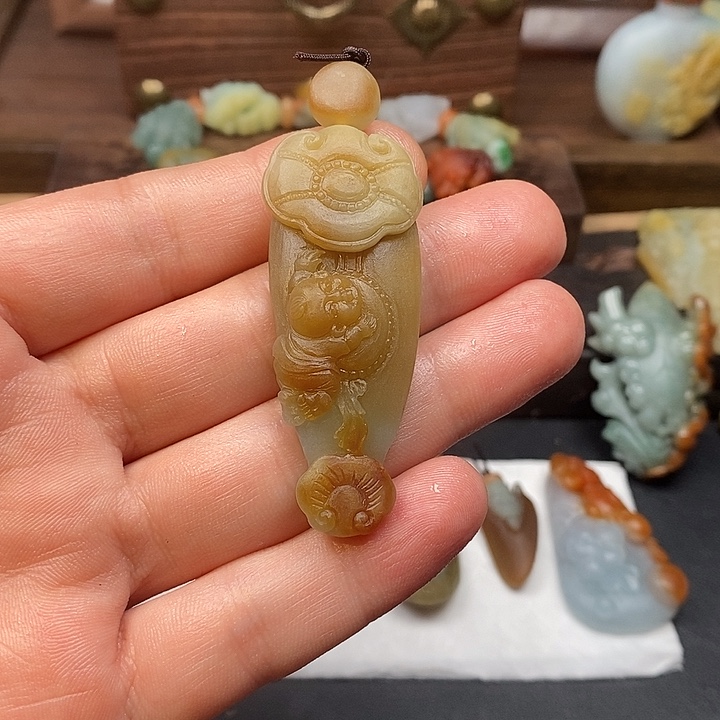 六***主定制翡翠未镶嵌毛货抛光