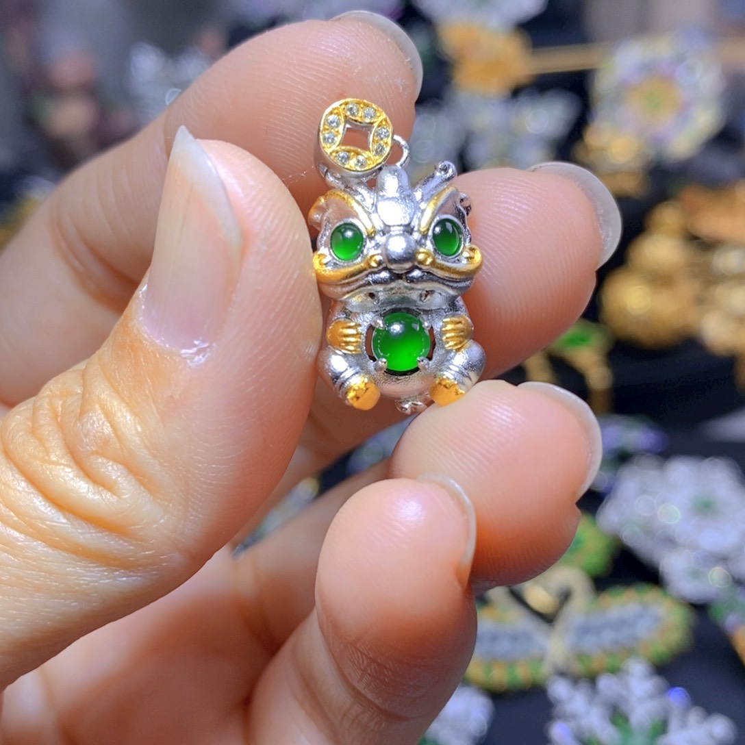 翡翠耳钉银S925镶嵌天然翡翠