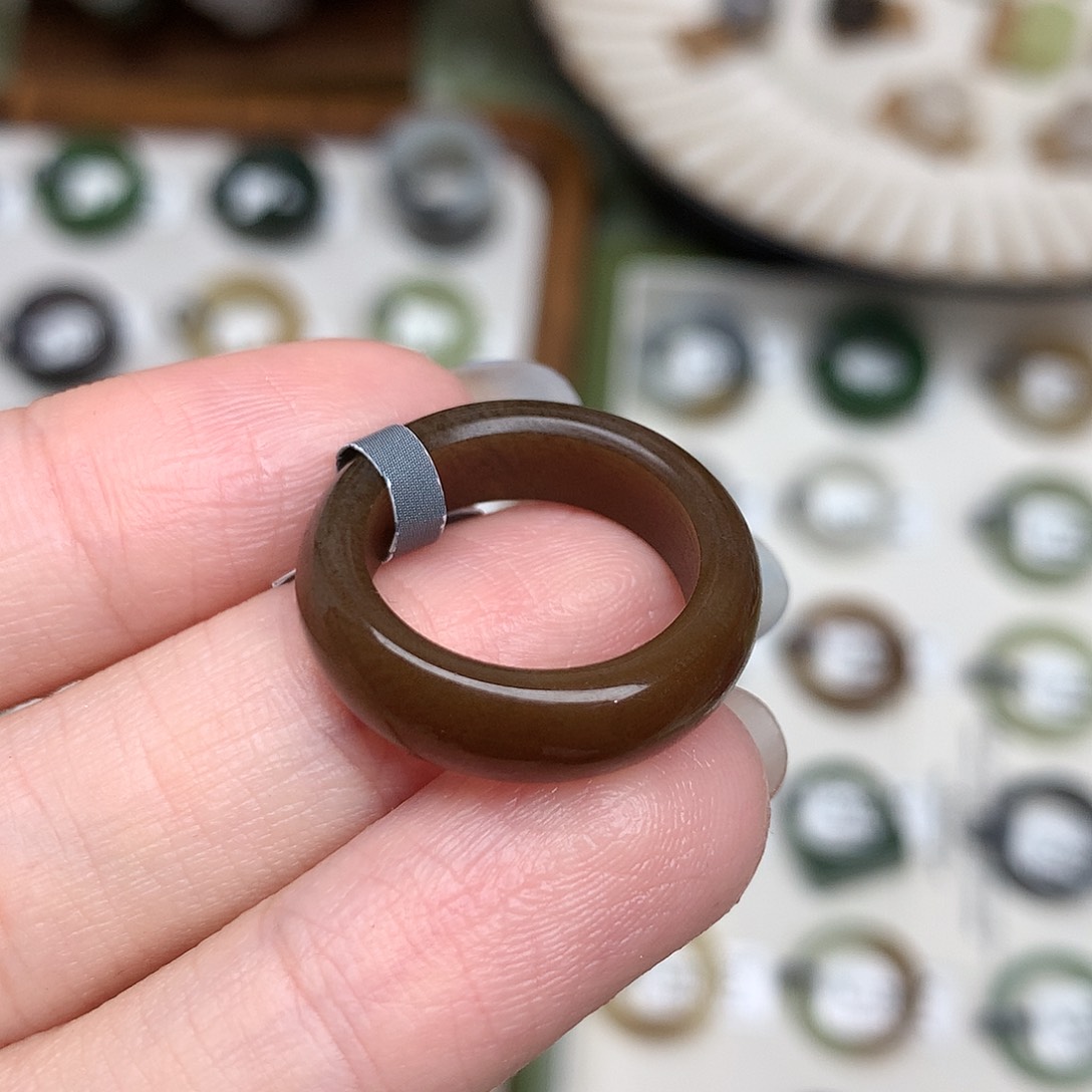 未镶嵌戒指和田玉