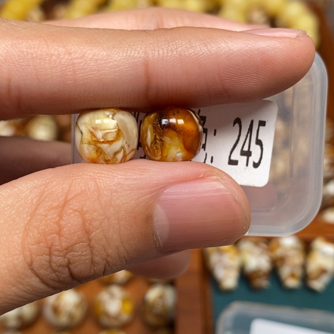 猴头核桃把件沁色圆珠老型245