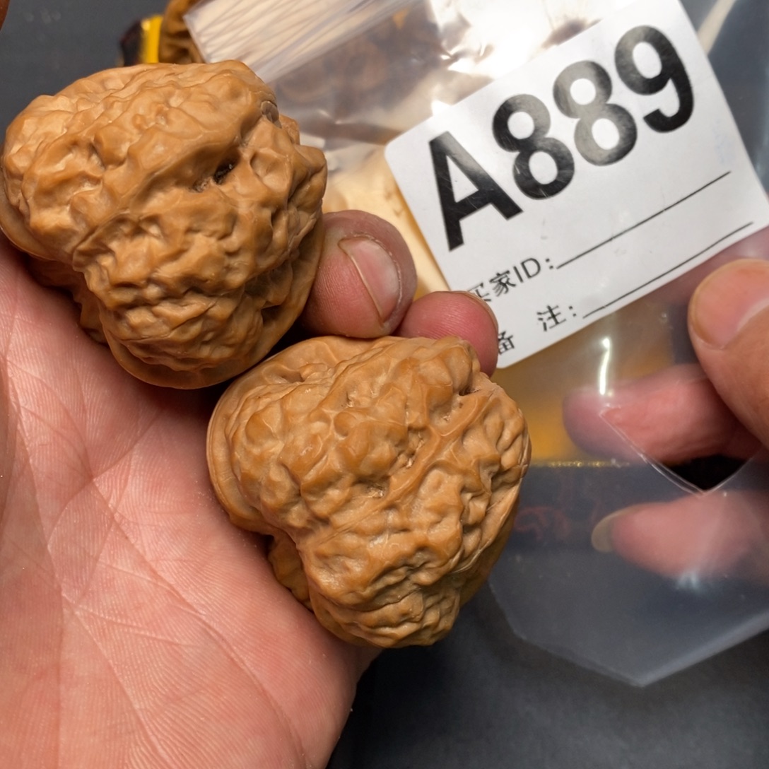 沐***汐把件文玩核桃肌肉蛙