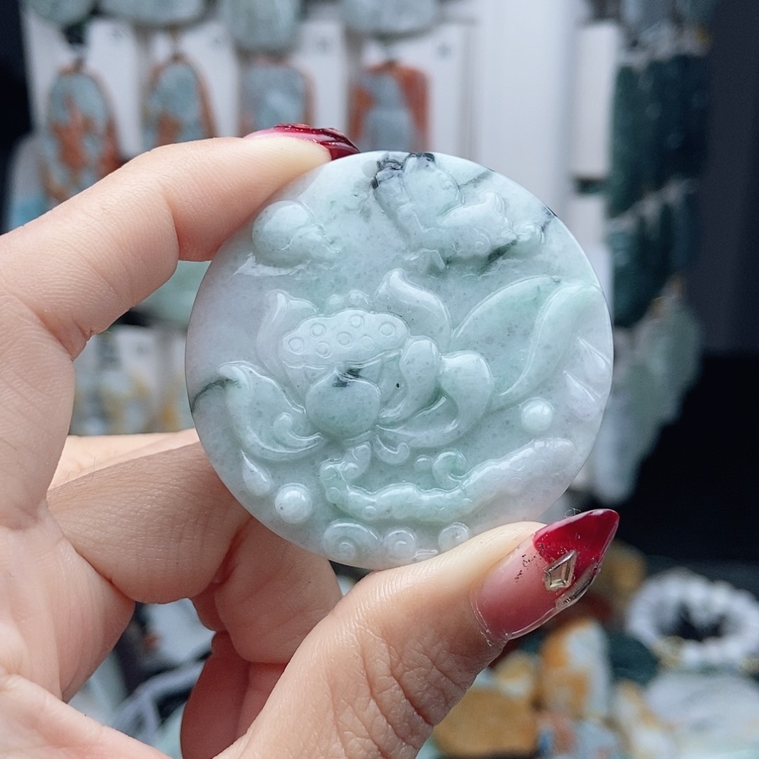 翡翠颈饰未镶嵌翡翠