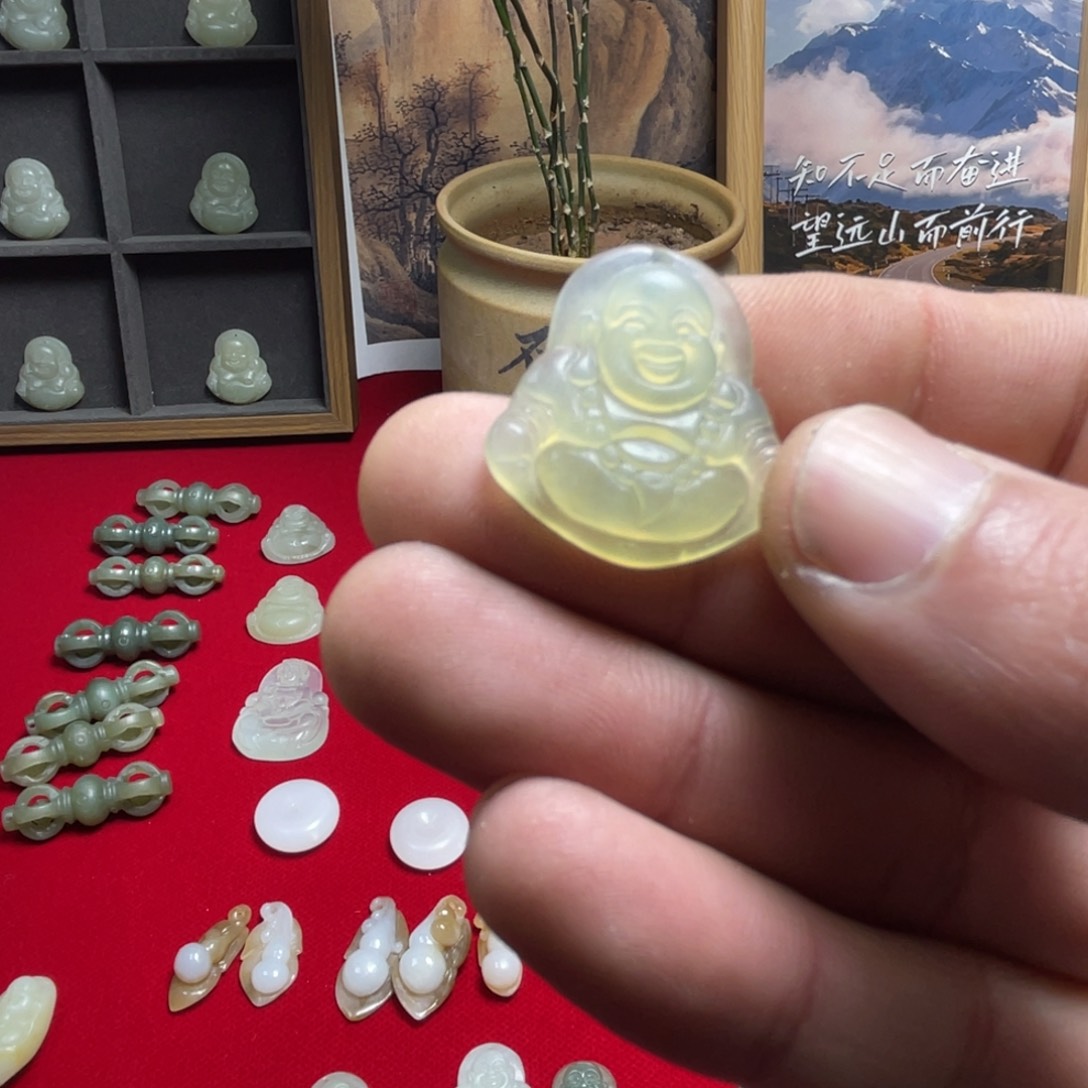 岫玉颈饰未镶嵌天然岫玉小佛