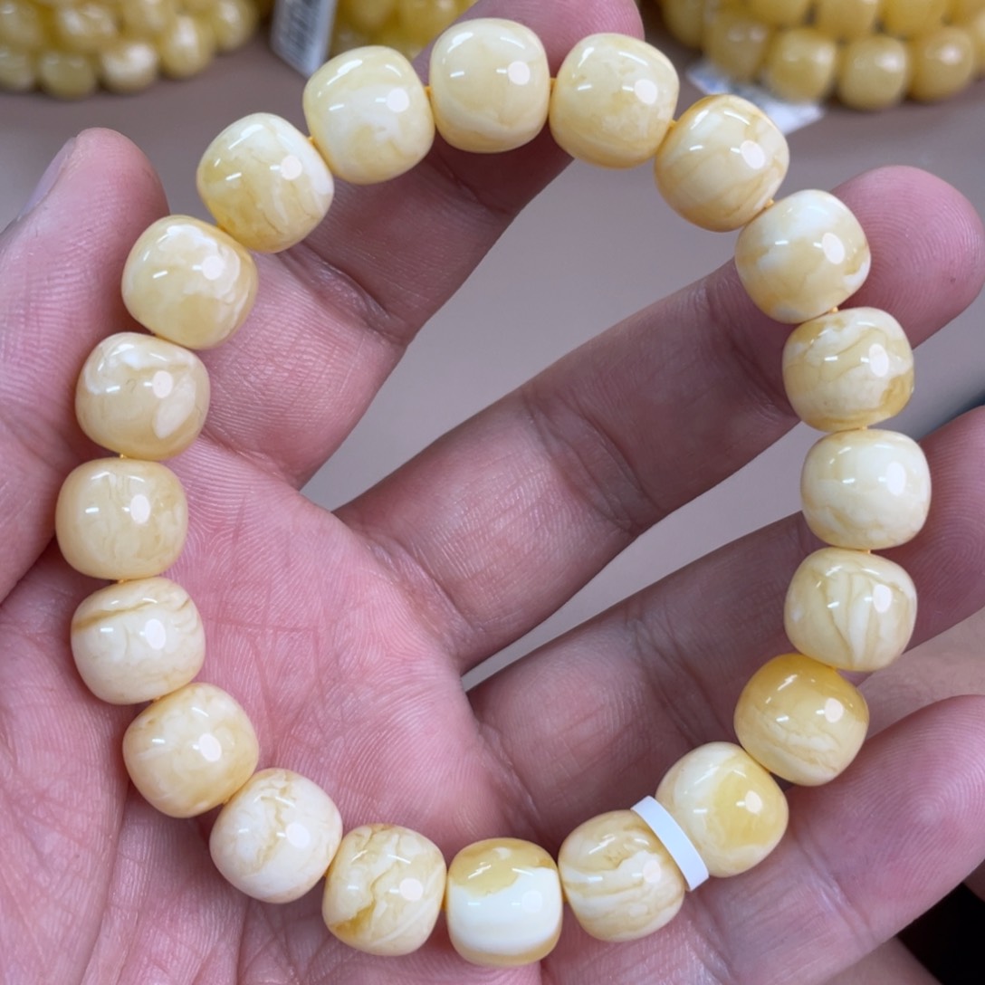 琥珀裸石未镶嵌0270000000