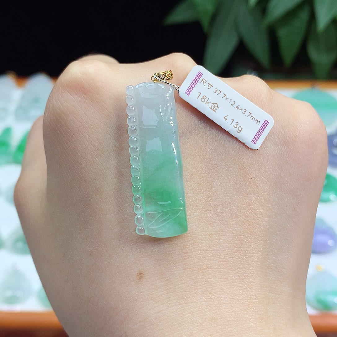 翡翠18K金镶嵌颈饰竹节