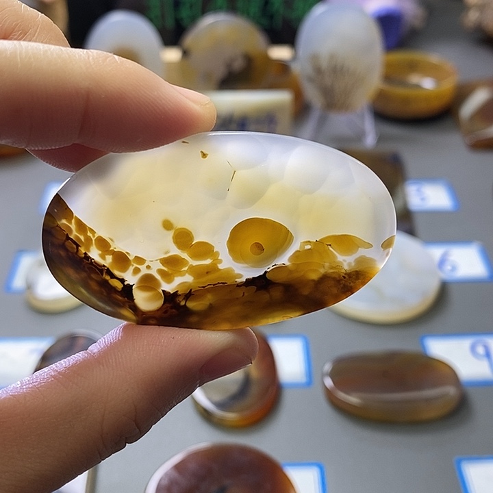 玛瑙/玉髓未镶嵌珠宝半成品173