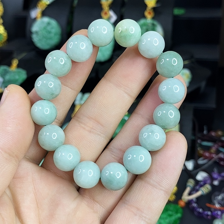 翡翠未镶嵌颈饰手链