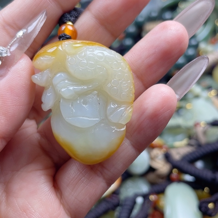 和田玉颈饰未镶嵌