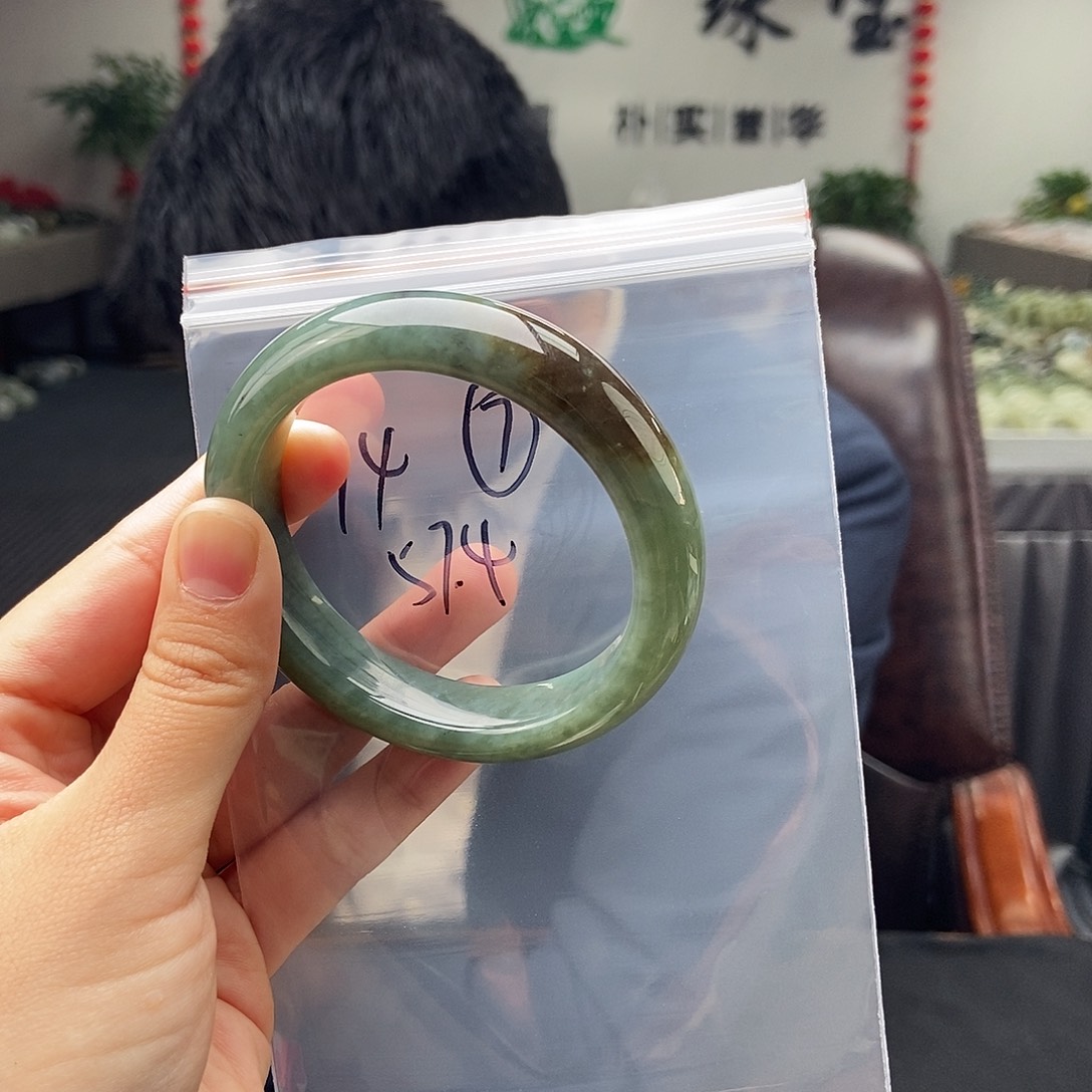 和田玉颜色多样性发拍一发一未镶嵌