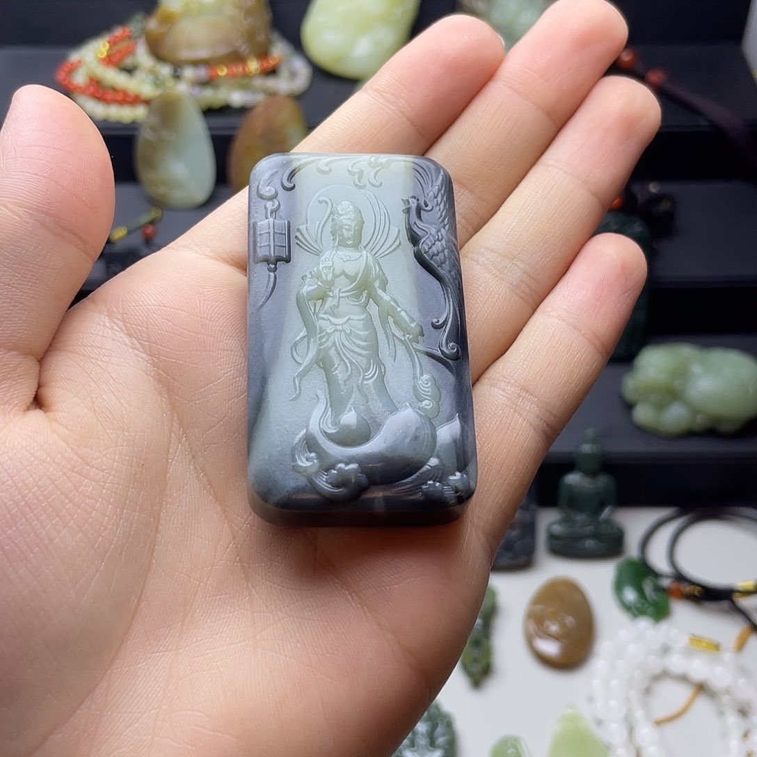 城***墙和田玉未镶嵌颈饰