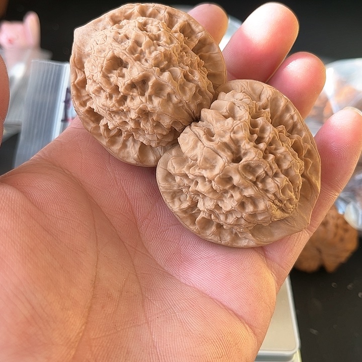 文玩核桃把件47尺麒麟纹官帽