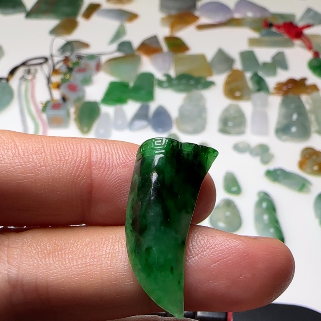 翡翠未镶嵌挂件天然翡翠