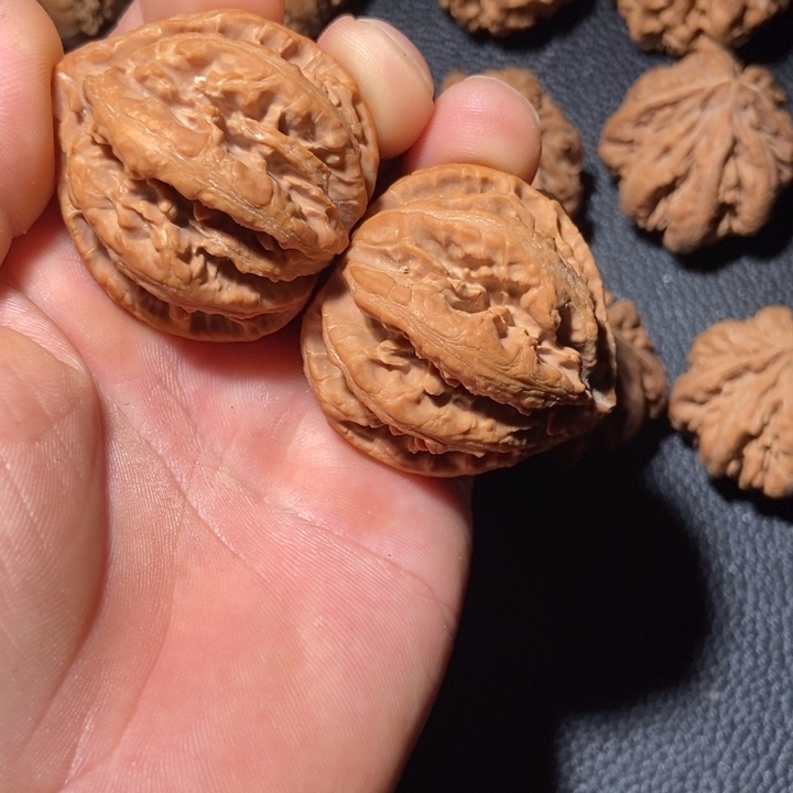文***仝吊坠文玩核桃秦岭野生文玩核桃