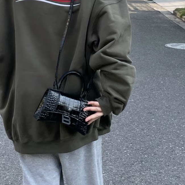 95新 Balenciaga/巴黎世家 御古屋/29854/黑色压鳄纹沙漏 xs