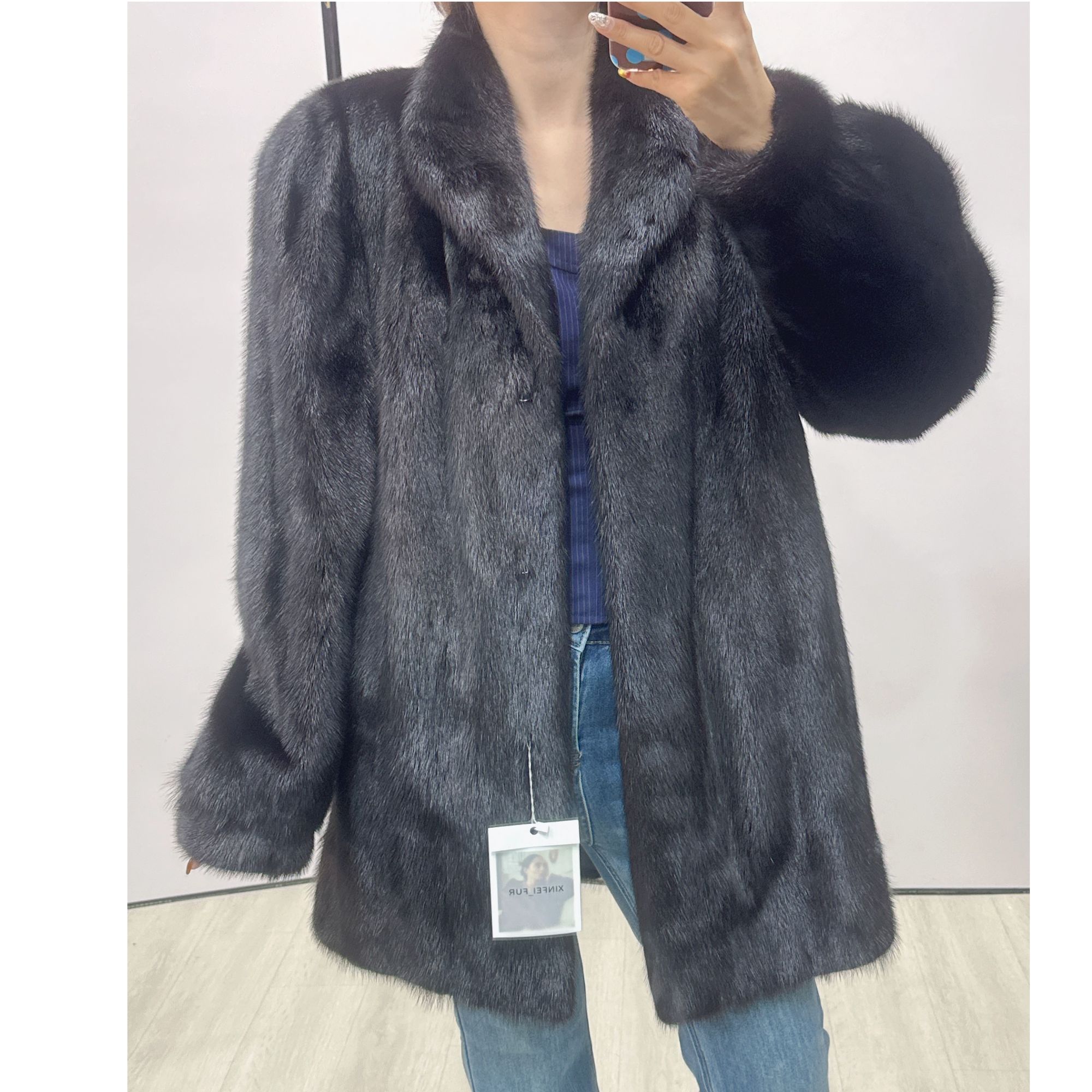 B113，XL，黑色全抽刀立领收口袖水貂外套