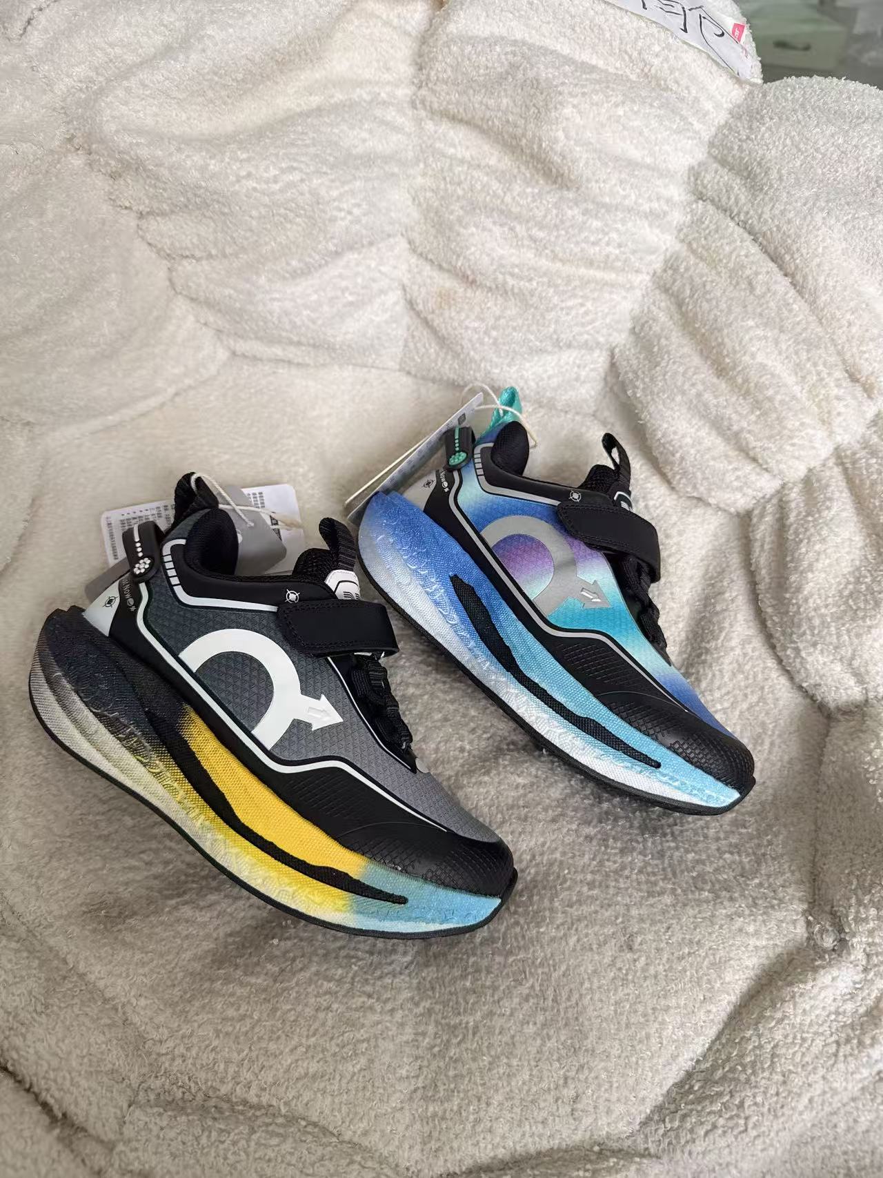 3055高端儿童时尚百搭四季跑步鞋