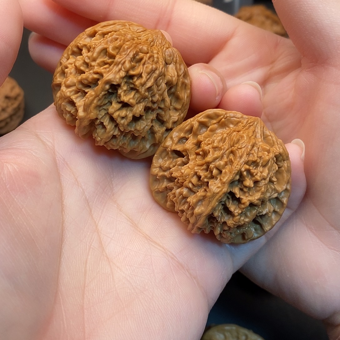 桃核把件43尺满天星