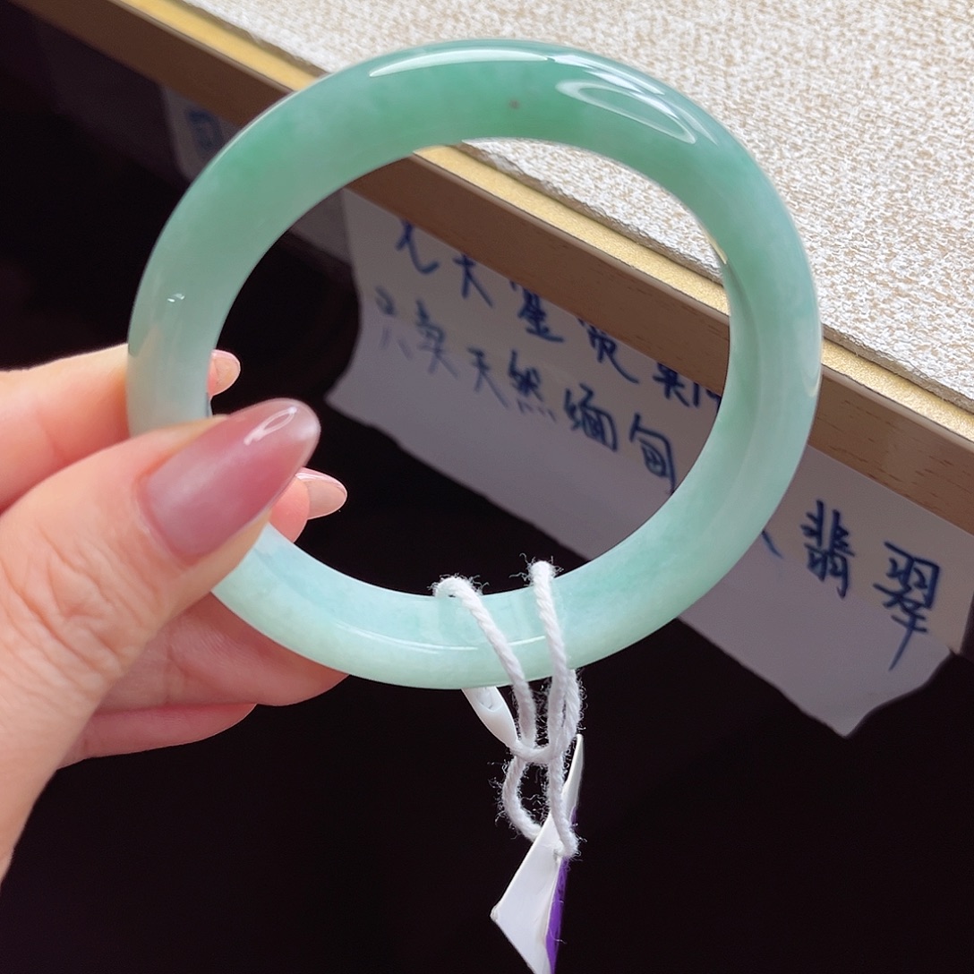 翡翠未镶嵌手镯手镯