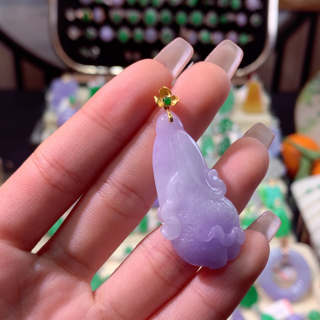 翡翠颈饰18K金镶嵌翡翠