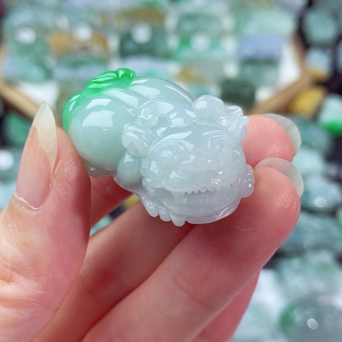 翡翠颈饰未镶嵌天然