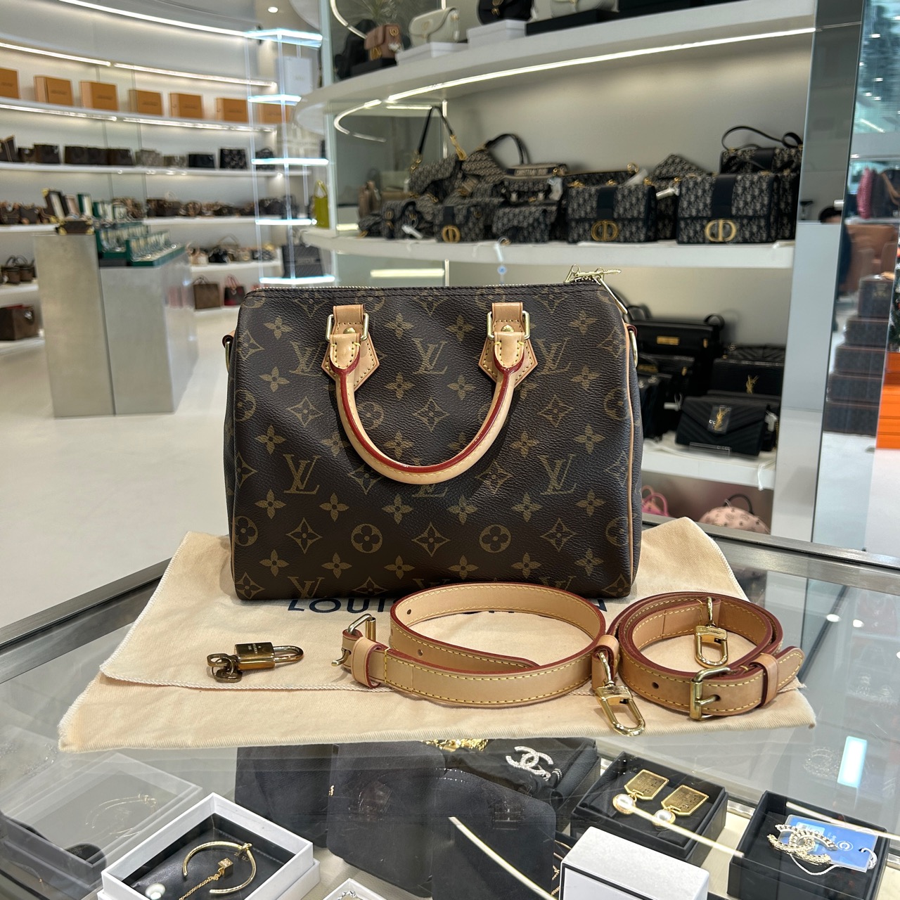 95新  lv speedy 25 98新