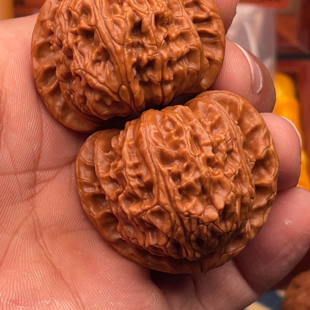 文玩核桃吊坠42三角白