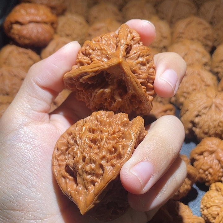 Y***_文玩核桃吊坠小妹三棱