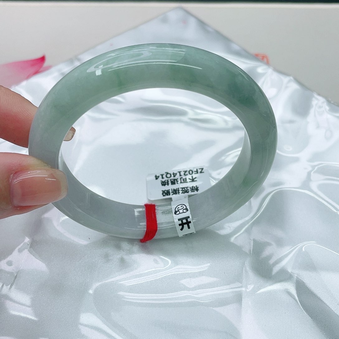 翡翠手镯未镶嵌正58