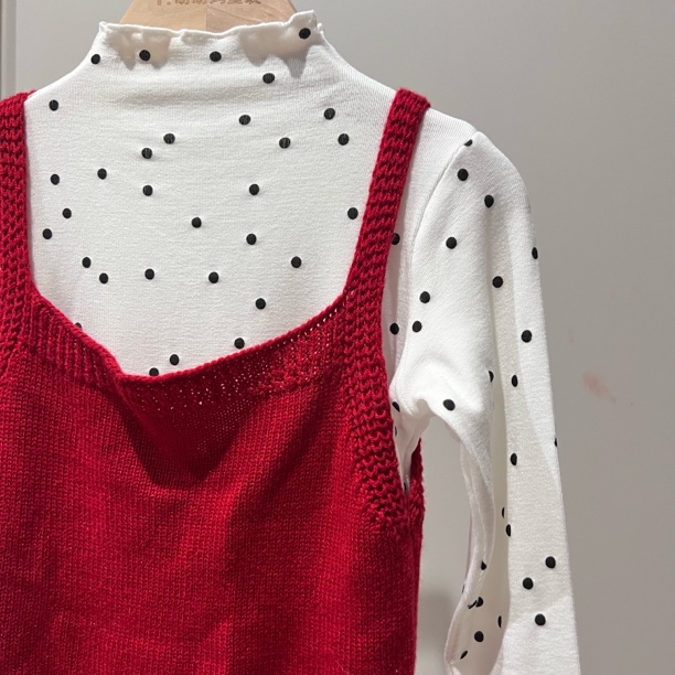 女童毛线马甲2025春秋款韩版红色背心儿童美丽诺羊毛针织吊带