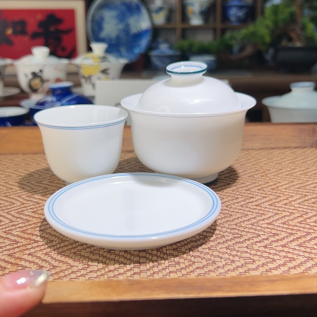 【闪购商品】手绘盖碗。