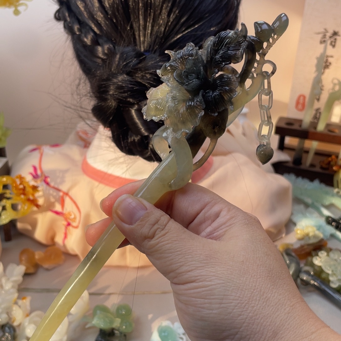 麋***鹿蛇纹石玉合金发饰