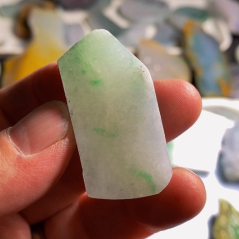 翡翠颈饰未镶嵌明料一个