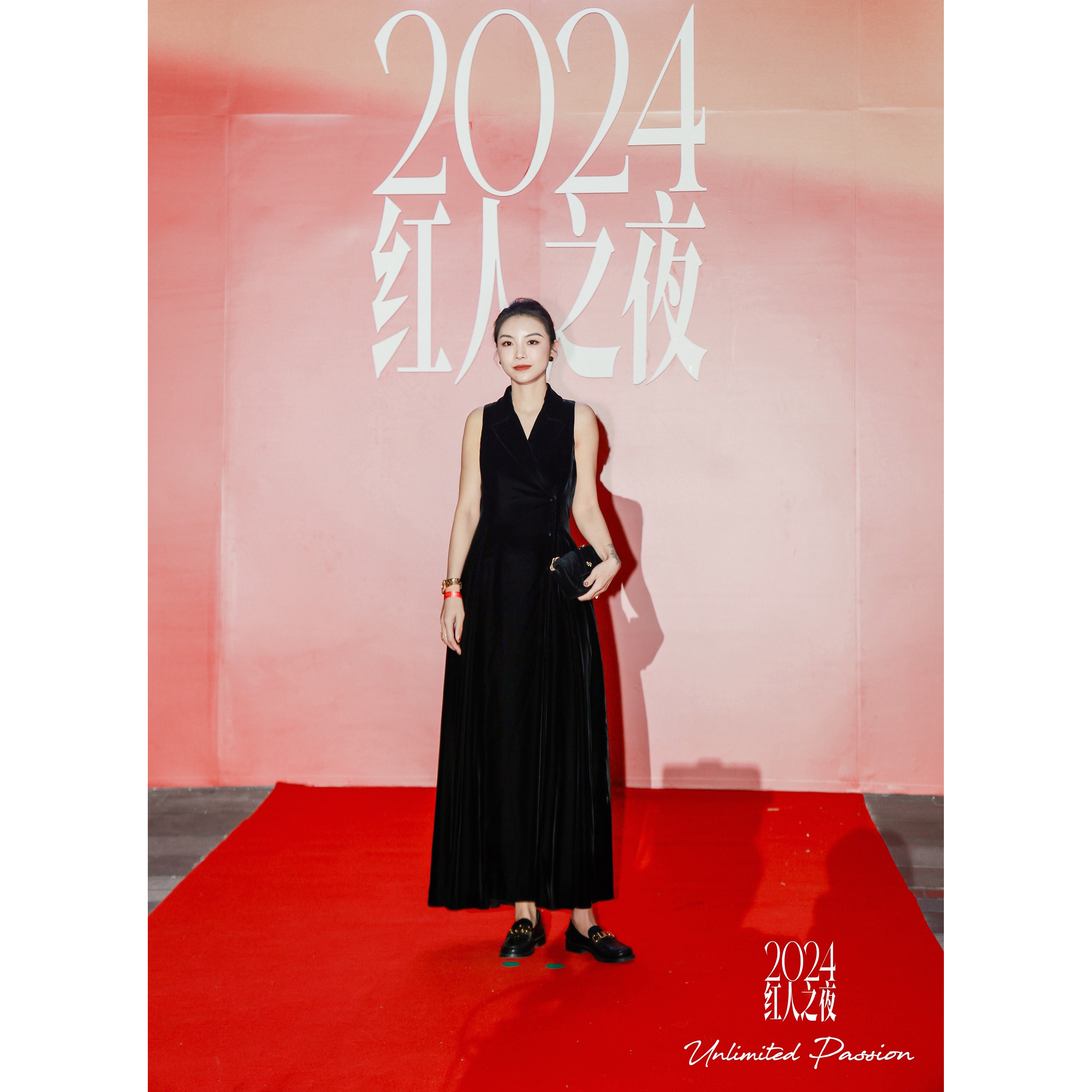 春-原创设计24-2204【红毯款】高订气质时尚设计感修身优雅礼服裙