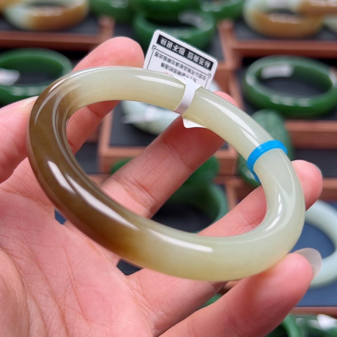 未镶嵌手镯和田玉（糖玉）