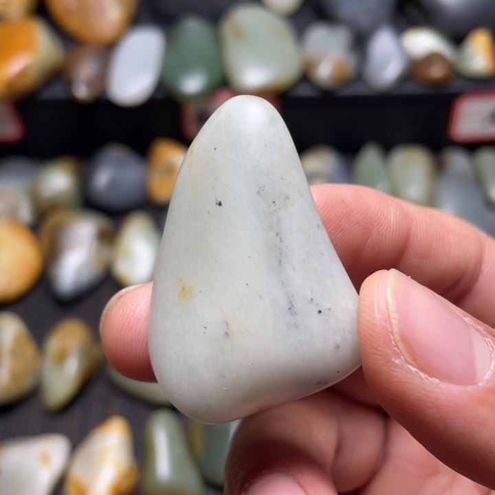 用***7和田玉未镶嵌挂件