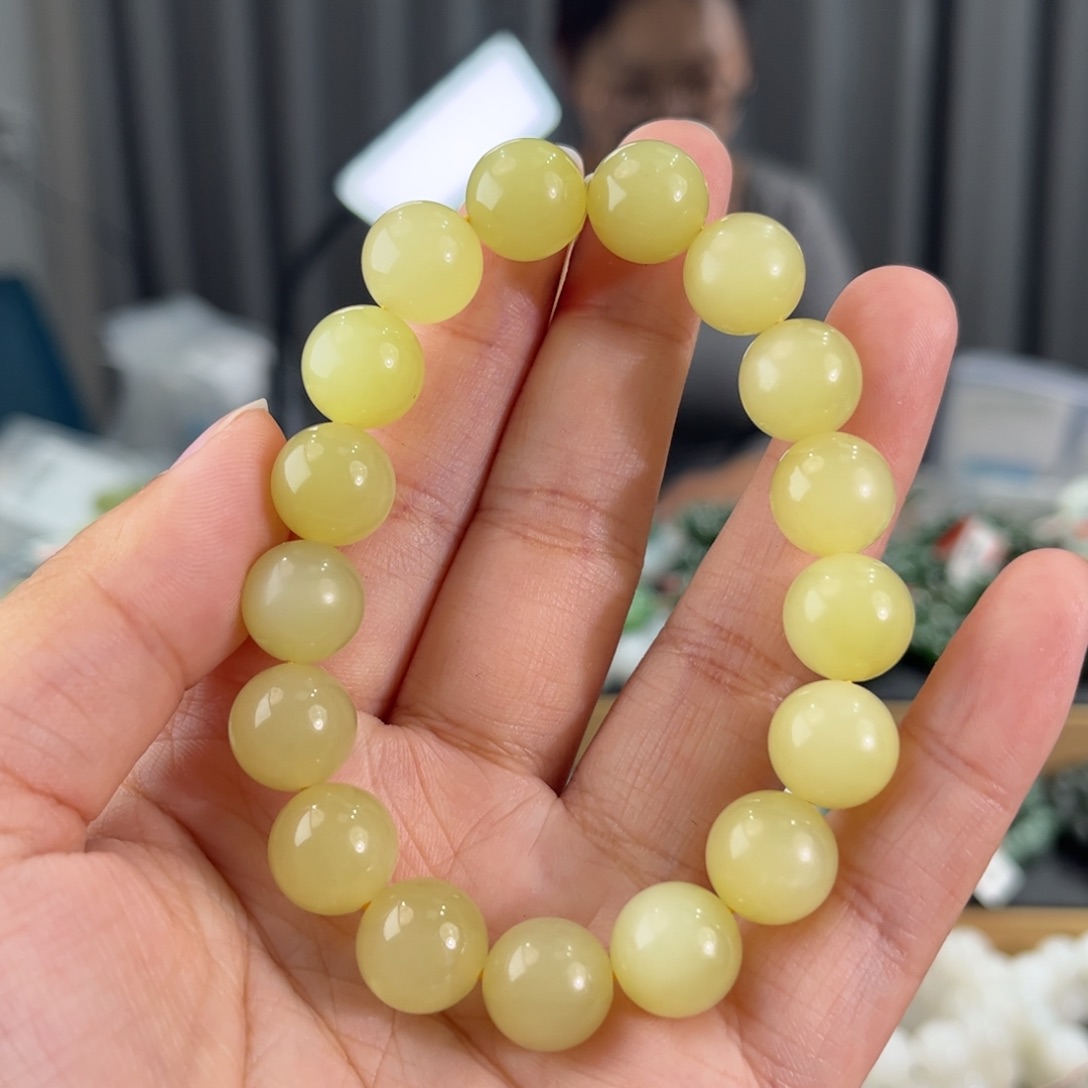 手串未镶嵌和田玉新疆若羌黄口鸡油黄卡12圆珠