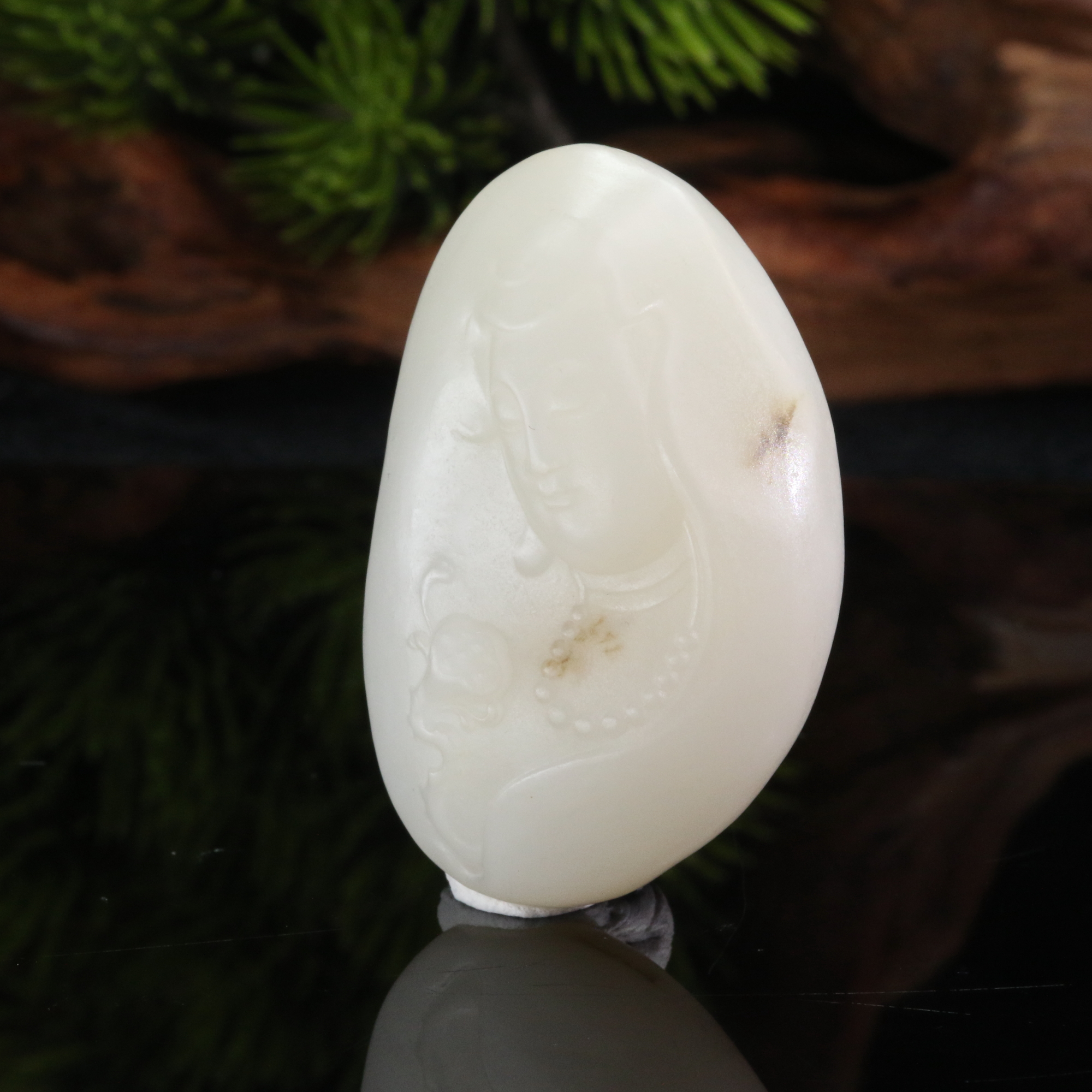 13和田玉羊脂白观音相/000430北京中保拍卖