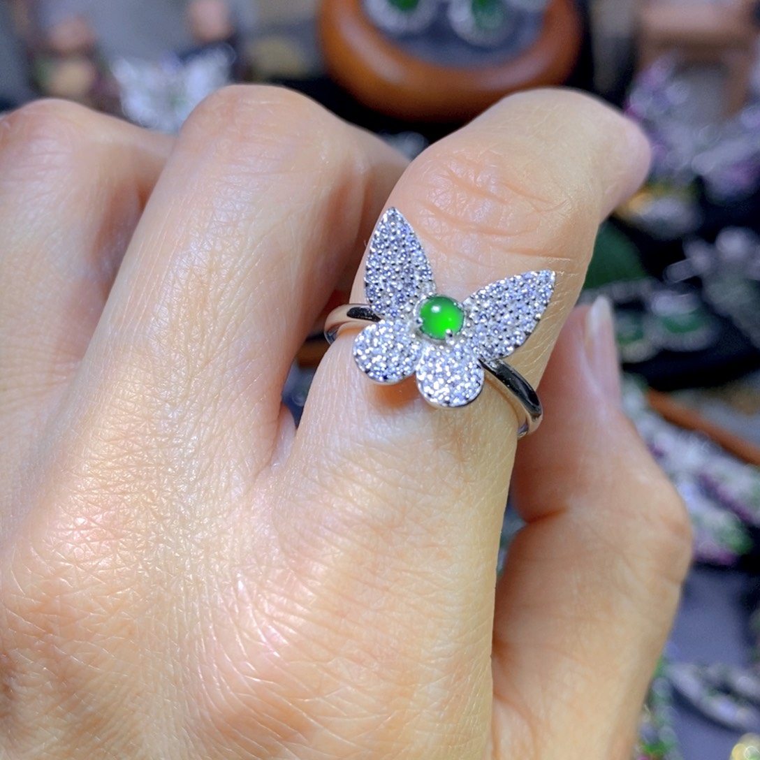 翡翠颈饰银S925镶嵌天然翡翠