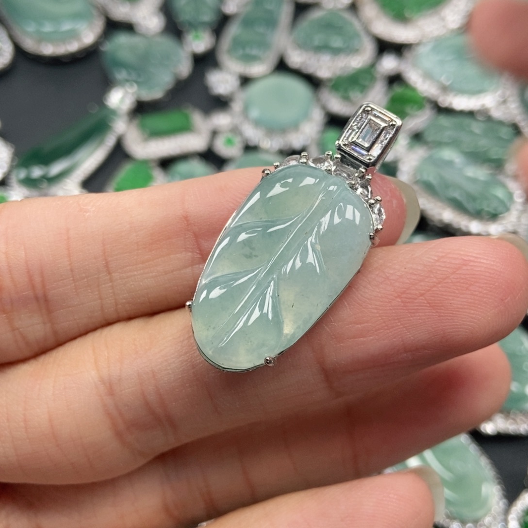 翡翠未镶嵌吊坠(不含链)