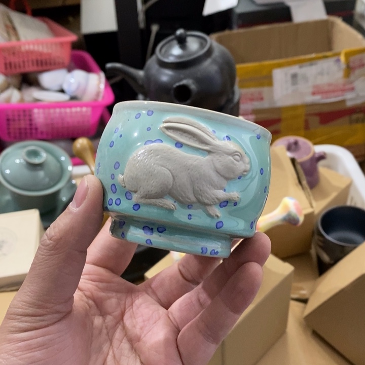 陶瓷艺术品及陶瓷壶