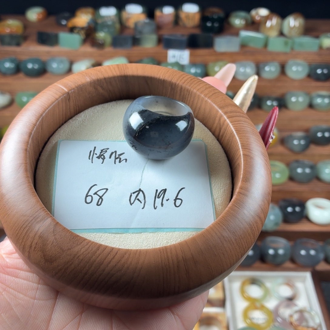 情***哥蛇纹石玉未镶嵌戒指