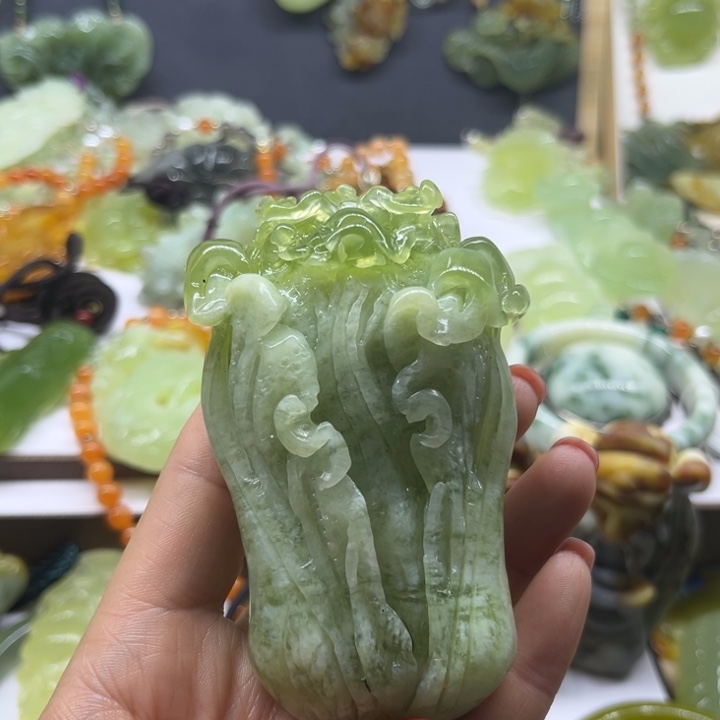 A***w蛇纹石玉未镶嵌颈饰