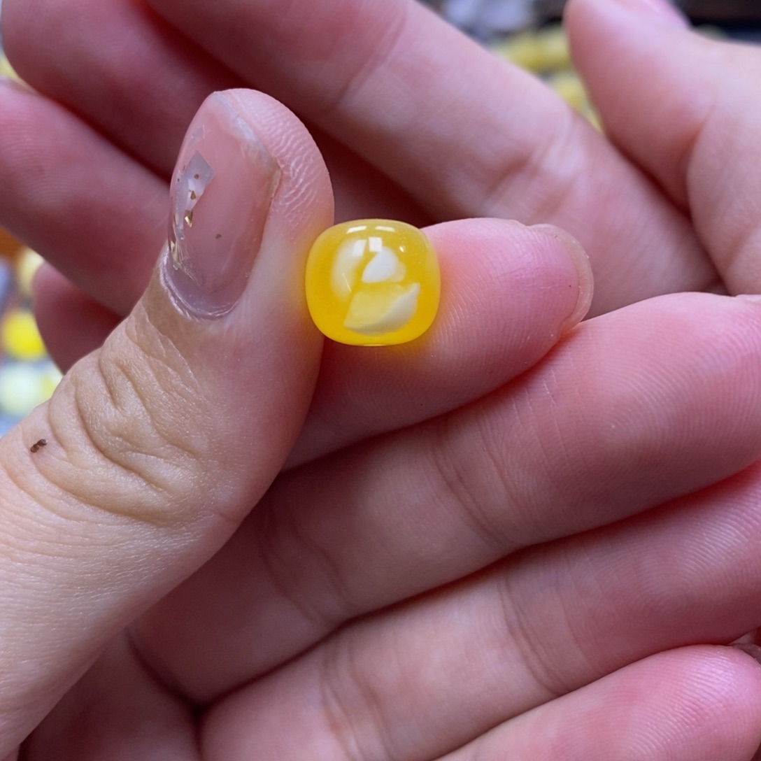 琥珀未镶嵌珠宝奇石10