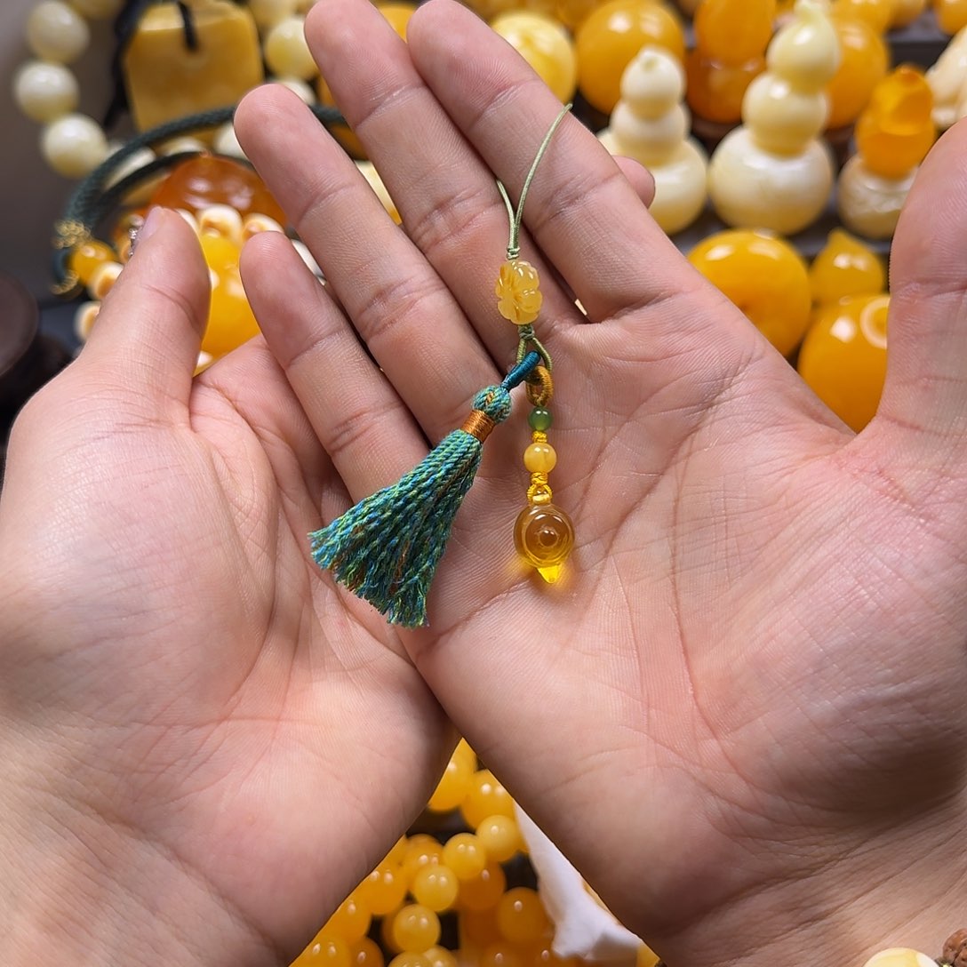 蜜蜡珠宝奇石未镶嵌