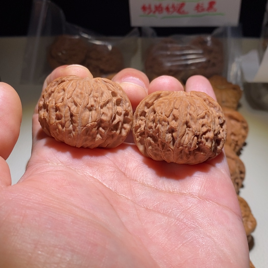 浊***£文玩核桃把件磨盘0359