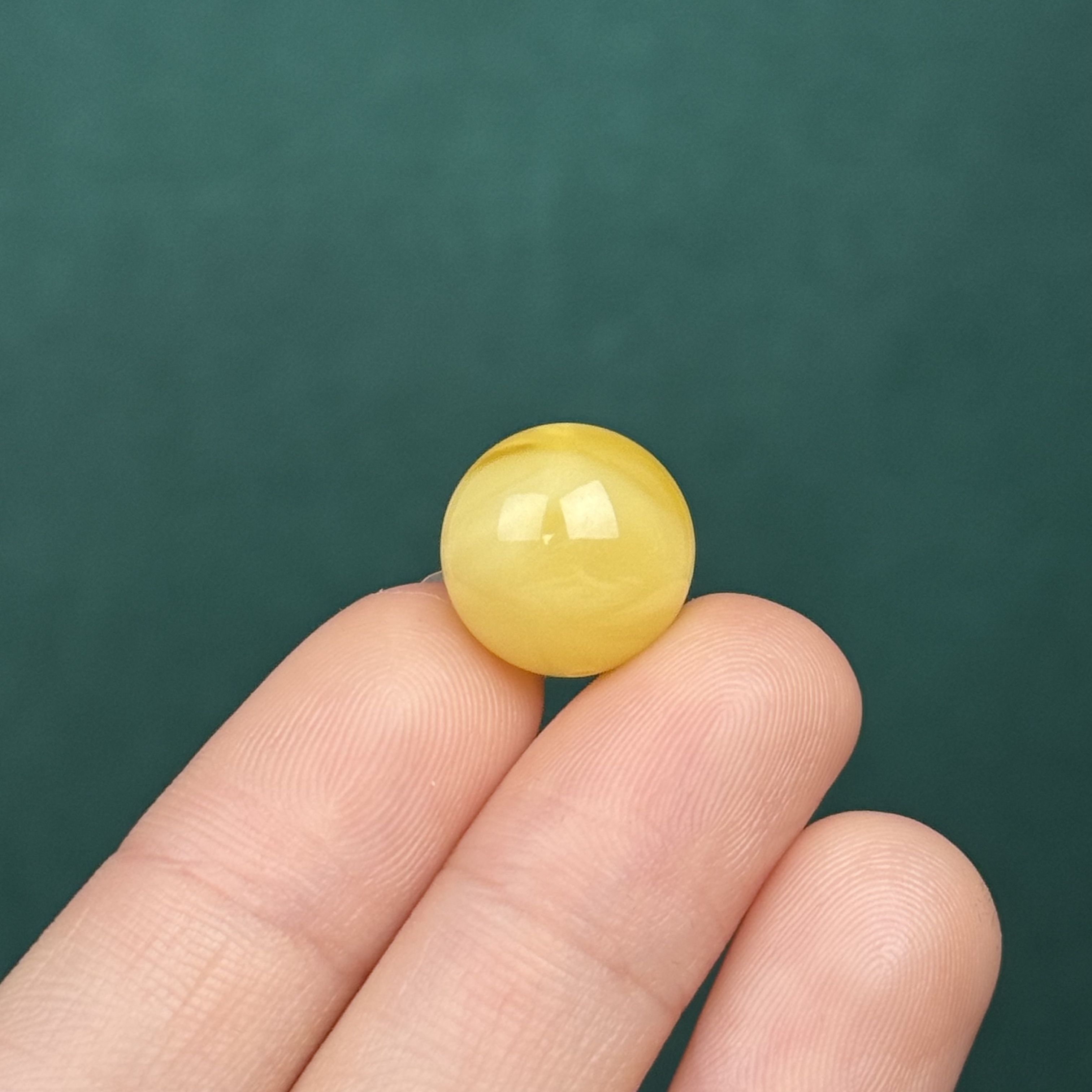 A4162天然原矿蜜蜡 满蜡鸡油黄圆珠13.1mm 支持鉴定 假一罚十