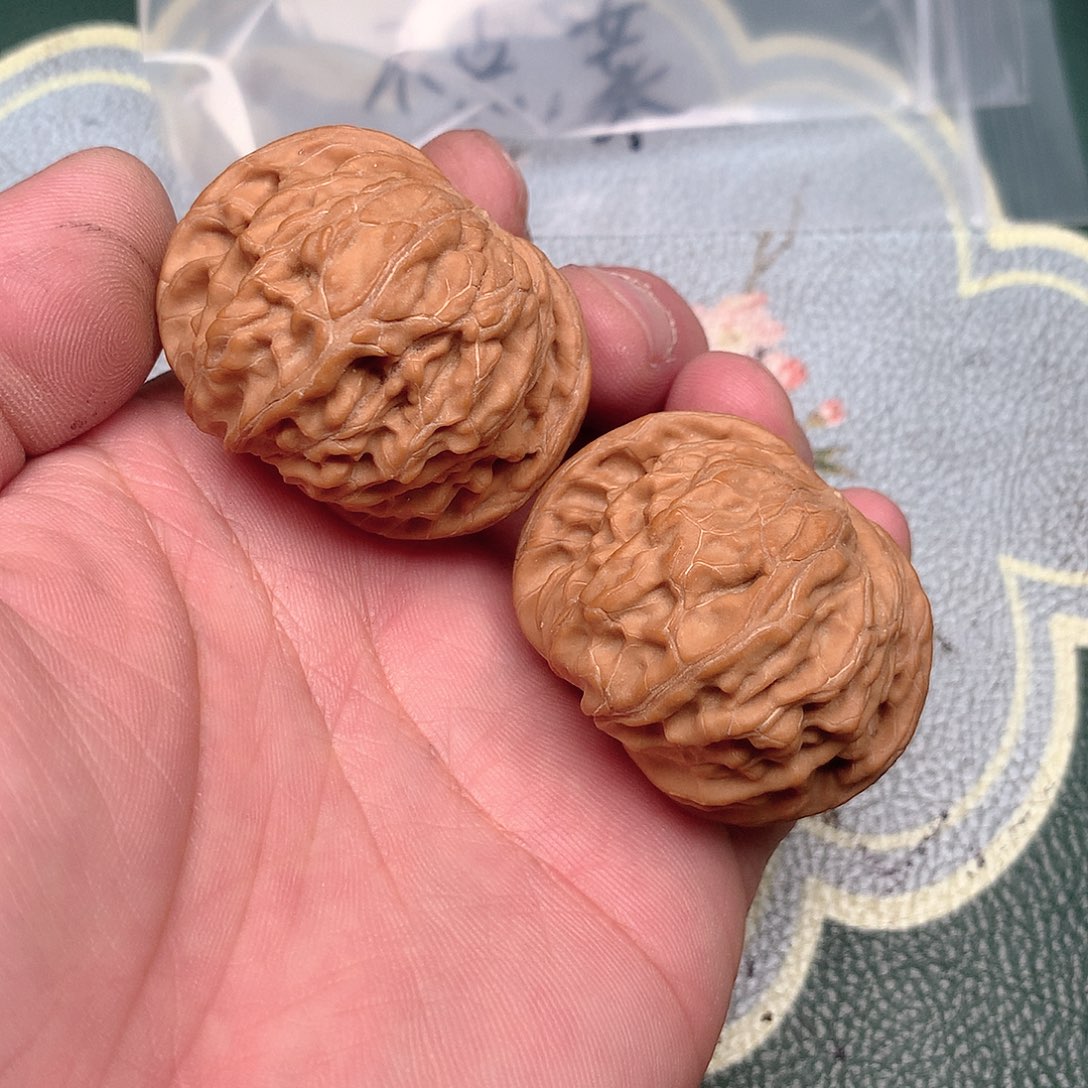****文玩核桃吊坠磨盘