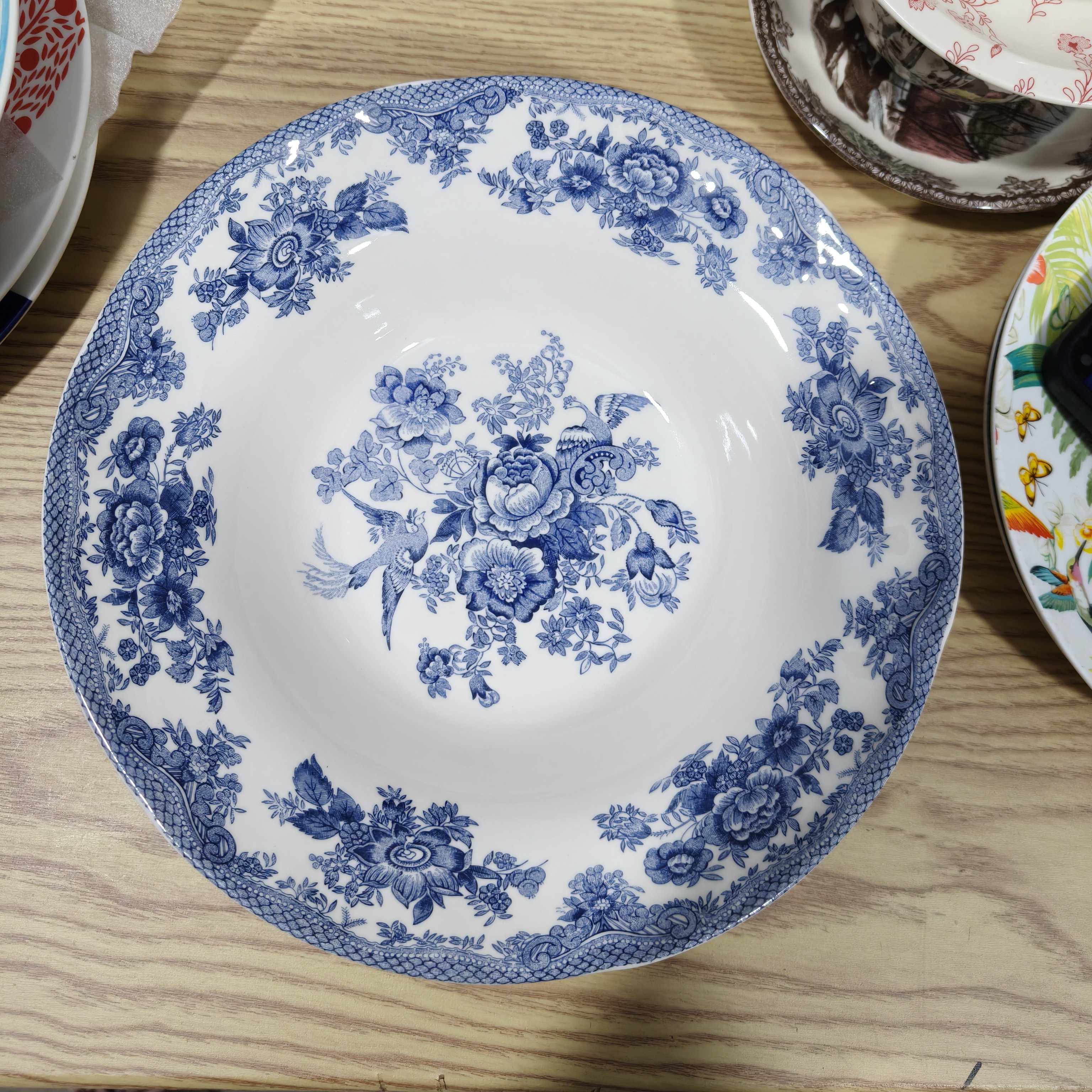 汤盘   蓝花直径22㎝高4.5㎝釉中彩一只