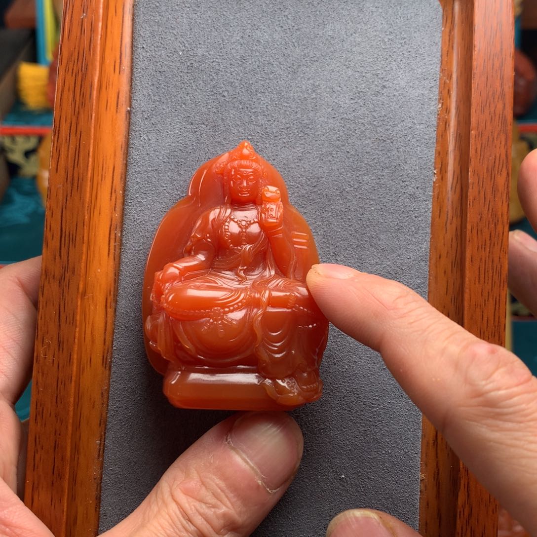 石英质玉挂件未镶嵌隔**王