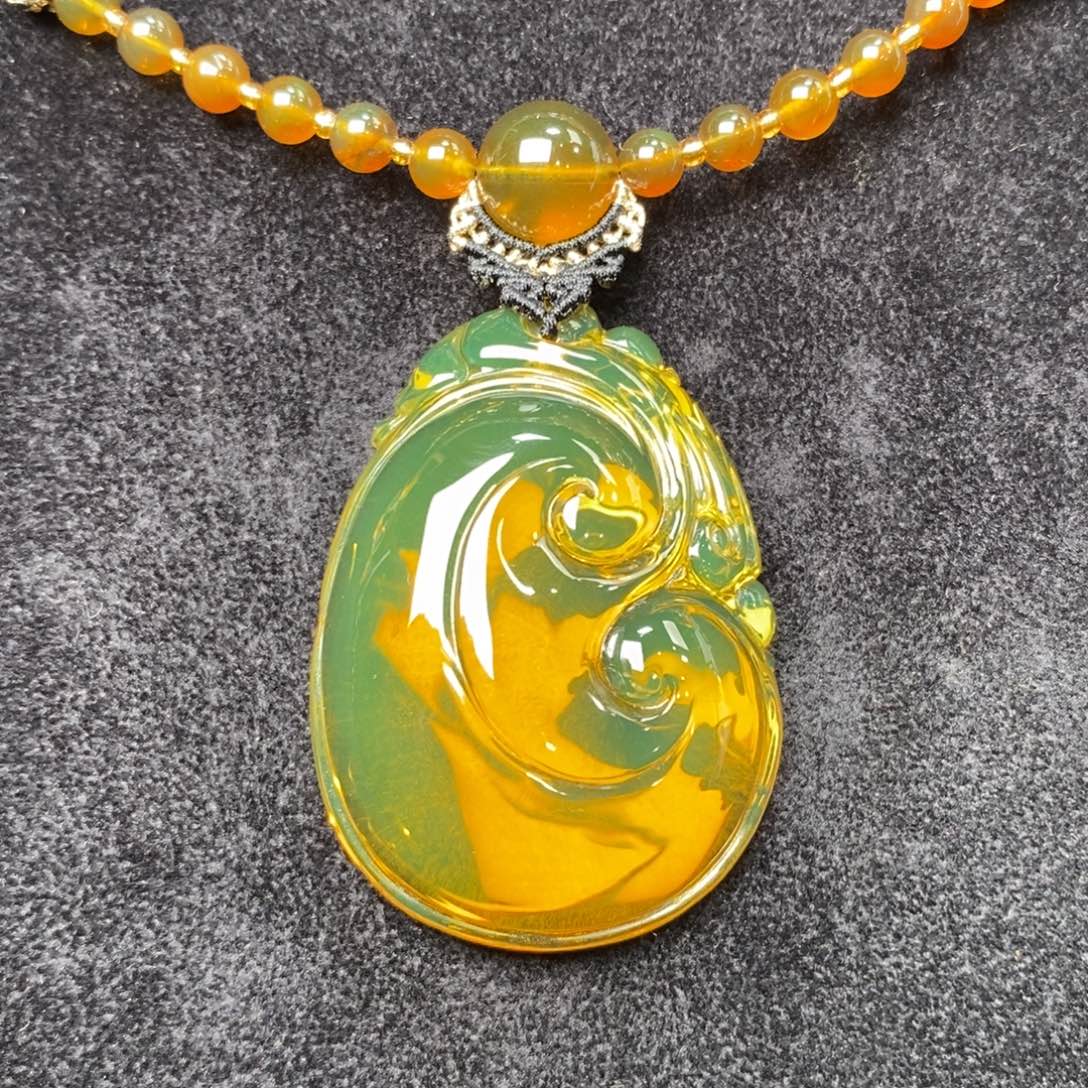 琥珀未镶嵌颈饰23克